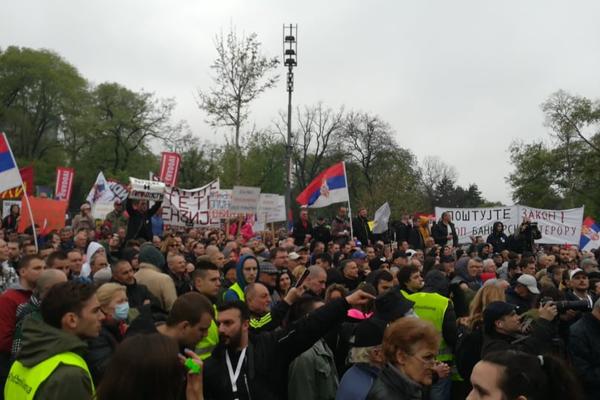 OVO SU ZAHTEVI ONIH KOJI VODE PROTESTE: Pažljivo pročitajte šta TRAŽE od VLASTI