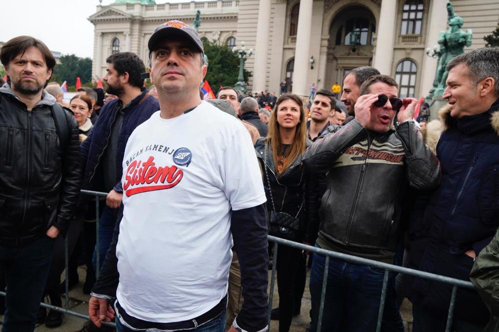 SERGEJA SU NA PROTESTU OGOVARALI I ONI UZ KOJE SE BORI: Mi smo čuli ŠTA se IZA KULISA pričalo o njemu!