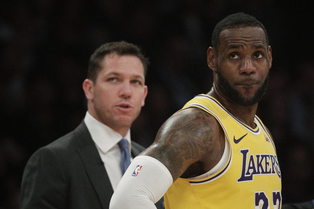 LEBRON GA OTERAO IZ LEJKERSA: Vlade Divac ga čeka raširenih ruku u Sakramentu!