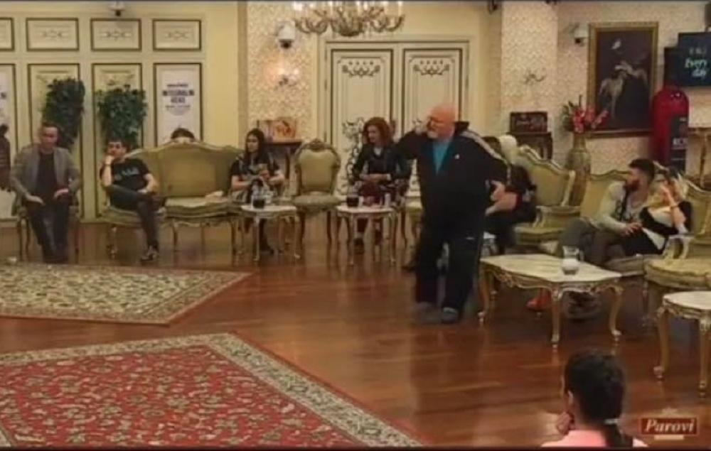 Jelena pogodila Spaha u oko