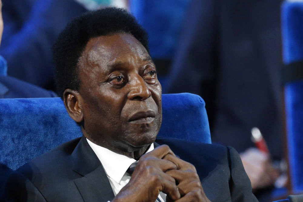 PELE U TEŠKOM ZDRAVSTVENOM STANJU: Legenda se jedva kreće, a to nije sve!