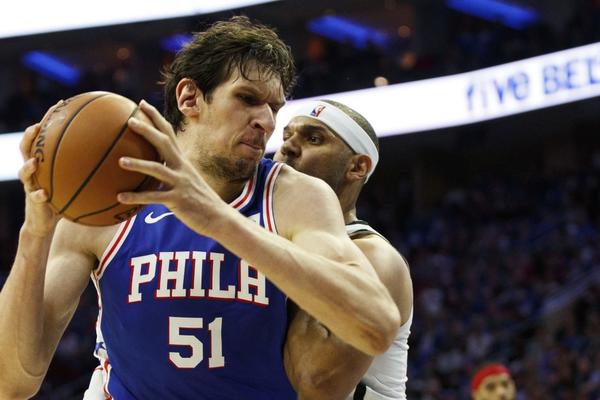 ŠOK KOM SE NISMO NADALI! Siksersi nokautirani u svojoj kući! Bobi se kidao, ali on i Batler nisu mogli sami!