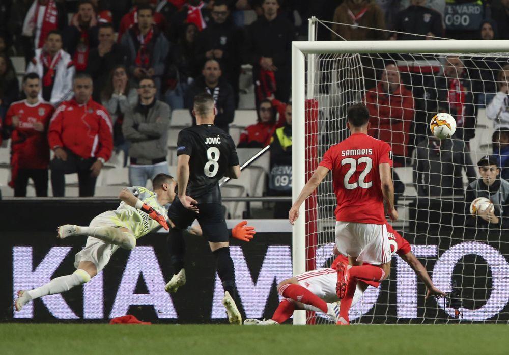 Luka Jović bi najpre trebalo da bude podrška Benzemi