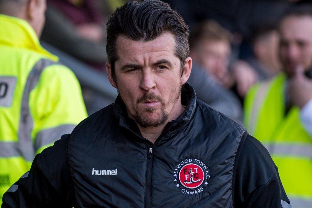 I DALJE JE LUD K'O PRAĆKA: Džoi Barton protivničkom treneru razbio zube, pa ga gušio pred igračima!