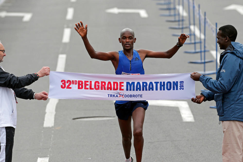 NA 10. KILOMETRU VIDEO TRIJUMF: Kenijac i Hrvatica pobedili na polumaratonu, i Srbi osvojili medalje!