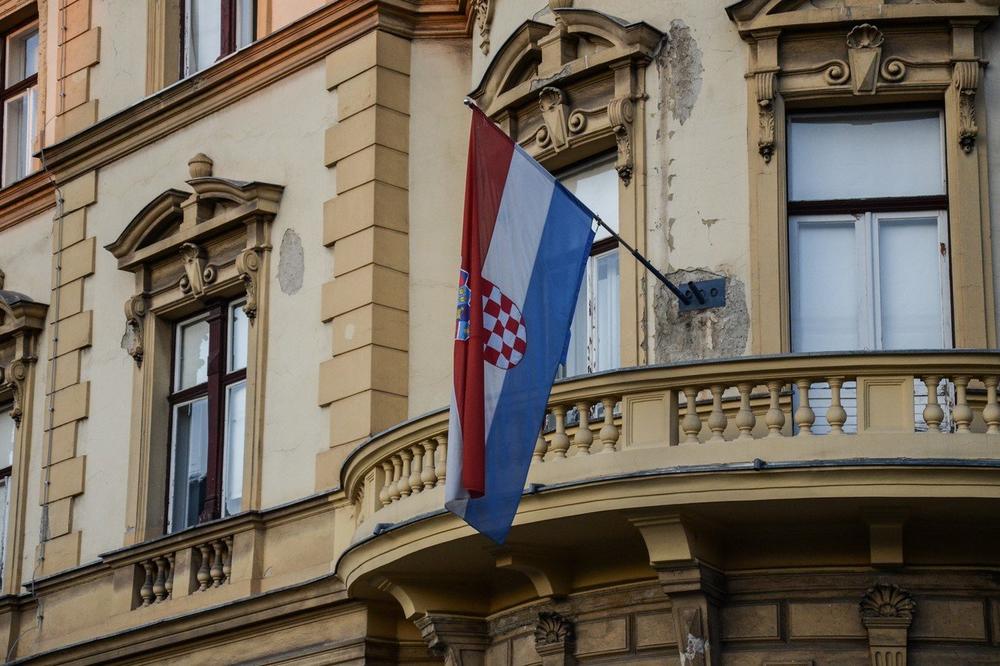 HRVATSKA SE VRAĆA U ŽIVOT! U kafić po dvoje, kod frizera solo, a u javnom prevozu ograničen broj putnika