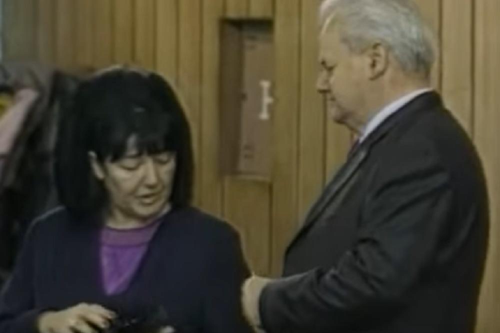 "UBIĆU ŽENU I ĆERKU": Sloba je pre hapšenja oprao Mariji kosu iznad lavaboa , razlog je JEZIV! (FOTO)