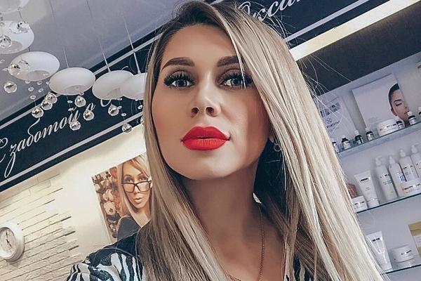 SVEŠTENIKA IZBACILI IZ CRKVE ZBOG POSTUPKA NJEGOVE SUPRUGE: Nakon ovog događaja, svi su je nazvali GREŠNICOM