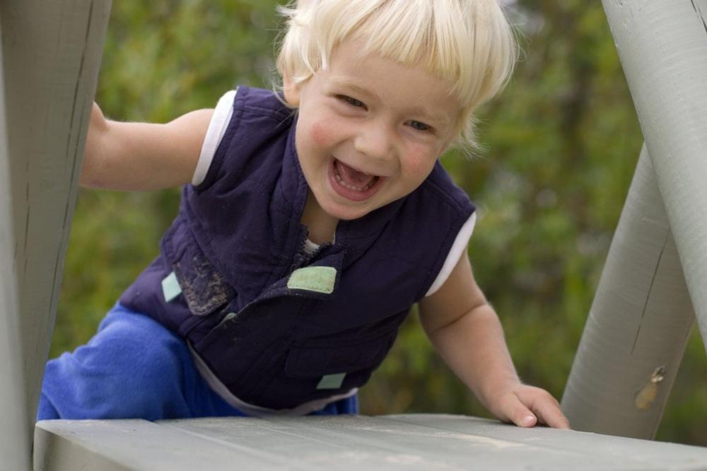 BIBLIJSKO IME ZA DEČAKE KOJE ŠTITI BOG: Mnogi roditelji u Srbiji ga rado biraju za sinove jer ima PREDIVNO ZNAČENJE