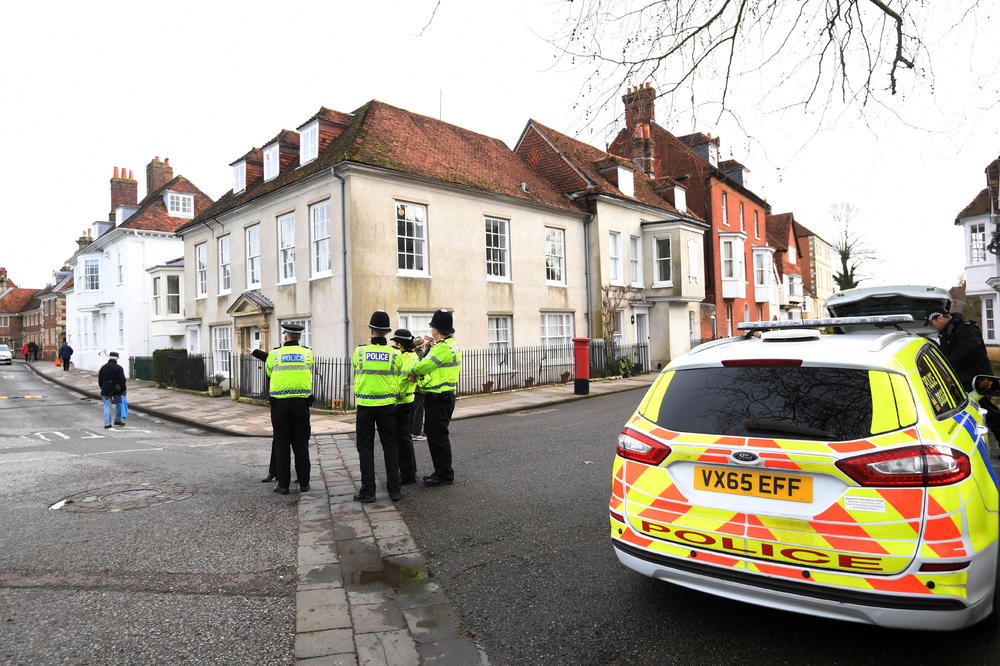 POLICIJA MU KUCALA NA VRATA, A KAD SU PROVALILI, IMALI SU ŠTA DA VIDE: Pobegao je na NEVEROVATAN NAČIN (FOTO)