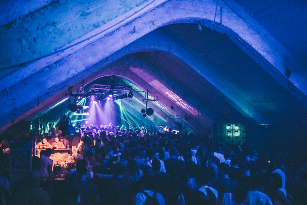 Seth Troxler nastupa na Apgrade-u