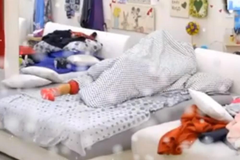 Ana i David se RASTURILI OD SE*SA naočigled SVIH, a onda su Koraćevoj ISPALE GRUDI pred celom NACIJOM! (VIDEO)