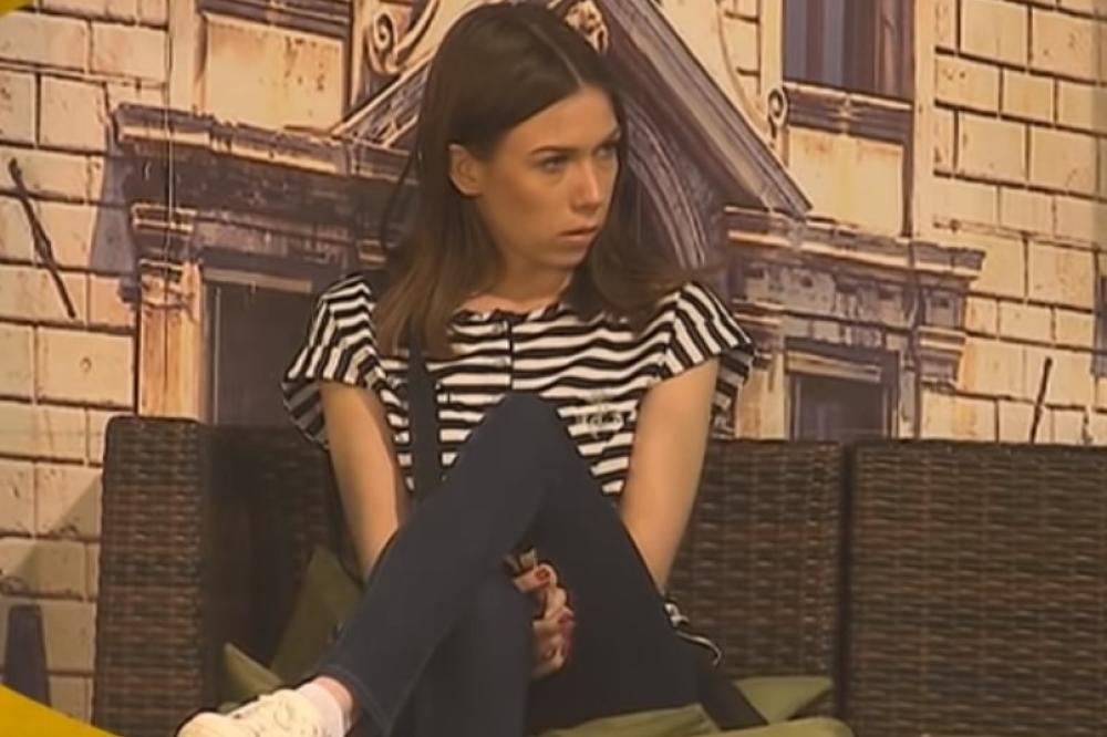 PRVI MILIJANIN DEČKO ISPRIČAO JEZIVE DETALJE: Bila je sa trojicom u isto vreme, GLAVOM je razbila prozor - UŽAS!