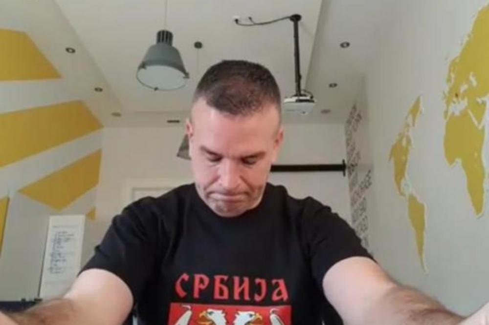 AMERIKANAC PUSTIO BAJU MALOG KNINDŽU, pa se EMOTIVNO IZVINIO Srbima zbog 1999. i uputio MOĆNU PORUKU! (VIDEO)