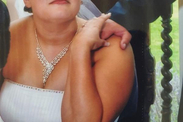 VENČANJE USRED KORONE, NACIJA U ŠOKU! Pevačica nakon što je ostavila drogu i alkohol, udala se za njega!