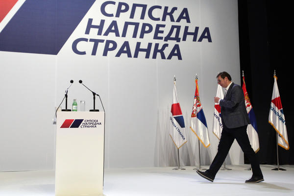 VUČIĆ TERA BAHATE MINISTRE I FUNKCIONERE IZ SNS! Evo kada kreće ČISTKA u naprednjacima i kome se DRMA FOTELJA