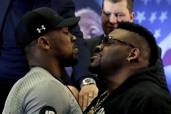 DŽOŠUIN I MILEROV SPEKTAKL POD ZNAKOM PITANJA ZBOG SKANDALA: Bokser bio pozitivan na doping testu!