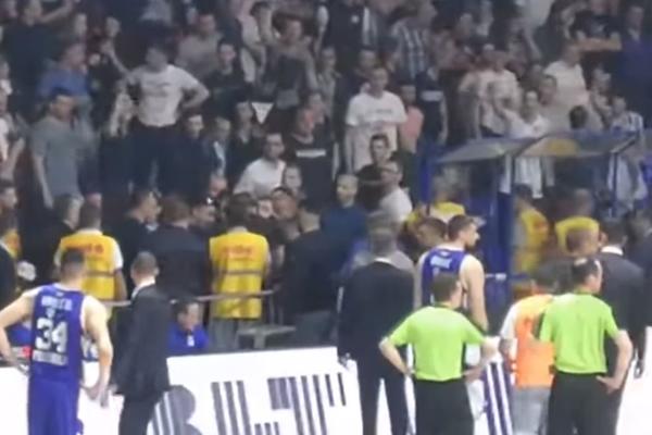 NIJE BIO NAPAD NA IGRAČE, NEGO NA DELIJE IZ BIJELOG POLJA: Crnogorski mediji o pokušaju linča košarkaša Zvezde!