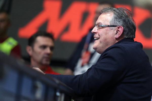 SLAVNI JUNAK ČOVINJO SE TRESE U HOTELU: Crnogorski novinar hvali fenomenalno navijanje Varvara?! Pa opleo po Čoviću