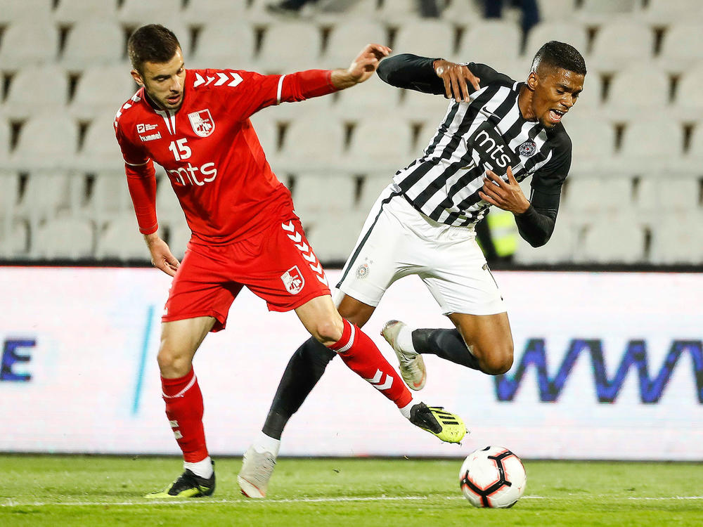 Đorđe Crnomarković u duelu sa Rikardom Gomešom