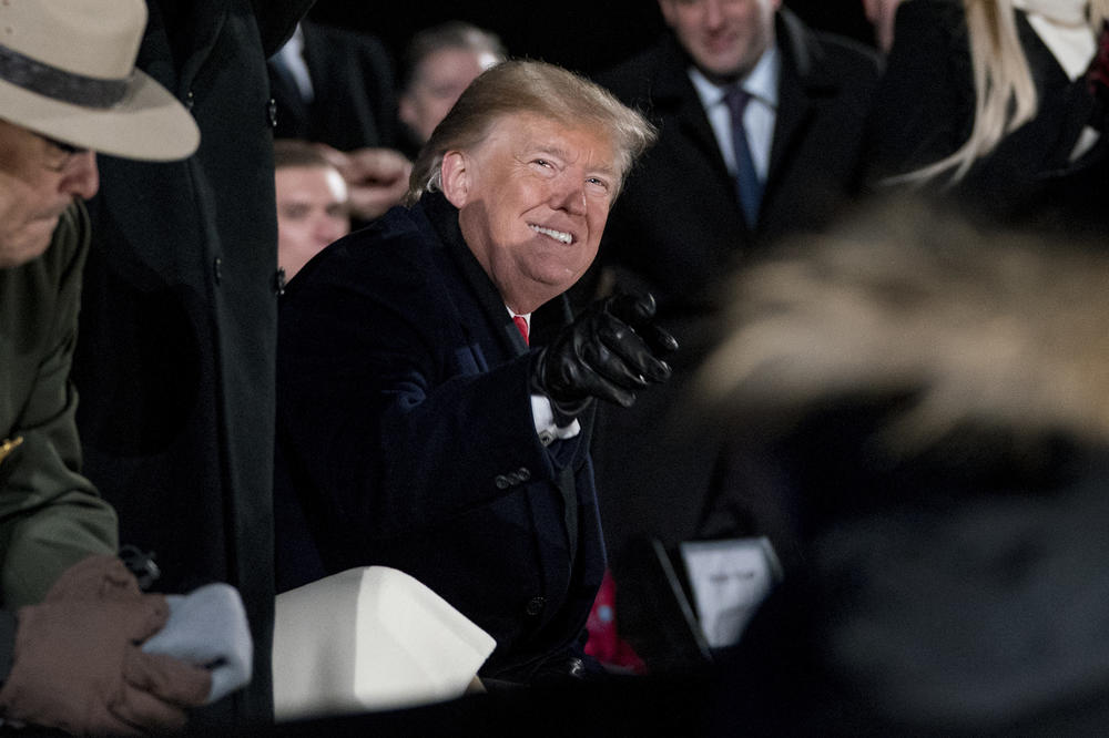 IGRA JE ZAVRŠENA: Tramp se na URNEBESAN NAČIN oglasio o istrazi Roberta Mjulera (FOTO)