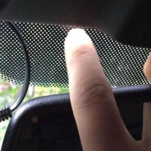 Gledamo ih svakog dana dok vozimo, a ne znamo čemu služe: Misterija je konačno rešena, ovo imate na šoferšajbni...