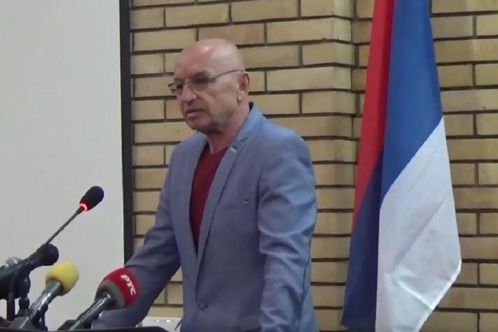 SVI SU SE PITALI ZAŠTO GA JE VUČIĆ DOVEO NA MITING? Otkrivamo ko je DRAGUTIN DIMČEVSKI i zašto je on JUNAK Srbije