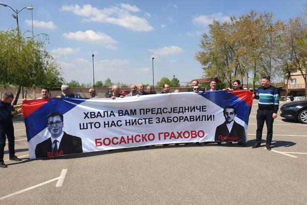 NAROD REPUBLIKE SRPSKE VOLI I POŠTUJE VUČIĆA! Poručili: Predsedniče, hvala što nas niste zaboravili (FOTO)