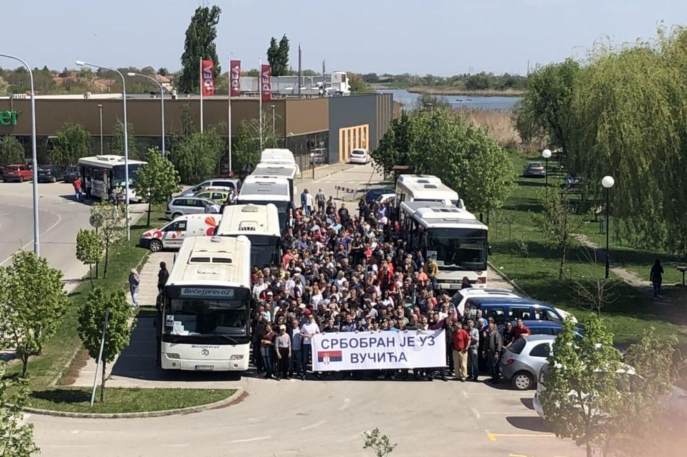SRBOBRAN JE UZ VUČIĆA! Predsedniku donose osmehe i PESMU, a imaju i SJAJNE PORUKE