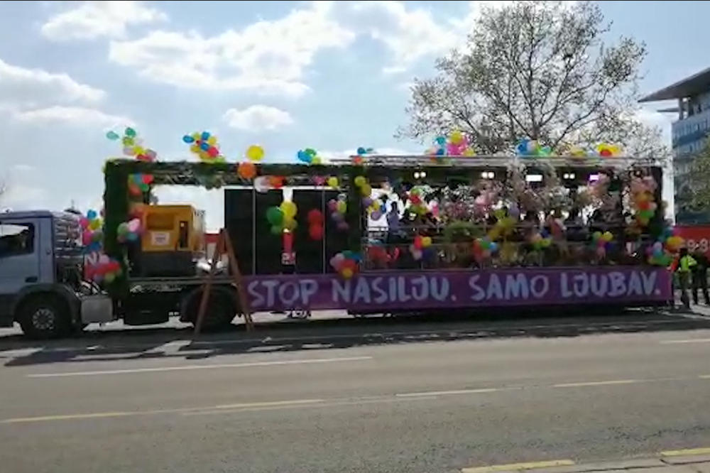ŽURKA ISPRED PALATE SRBIJE! Karnevalska atmosfera u Beorgadu, ovako se GRAĐANI ZABAVLJAJU (VIDEO)