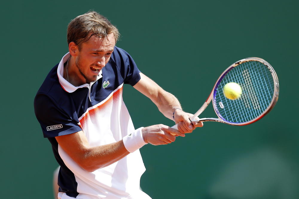 MEDVEDEV OSVAJAČ PARIZA: Ruski teniser posle ludog preokreta slomio Zvereva i podigao trofej!