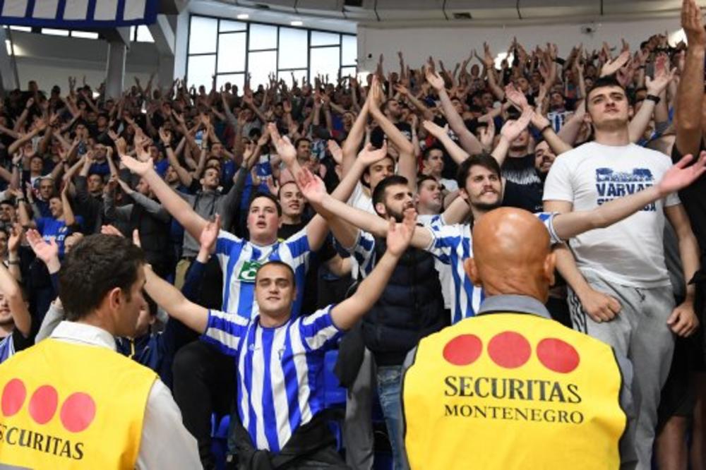 PLANIRALI NAPAD NA SRPSKE TURISTE? Uhapšeno 17 navijača Budućnosti, kod njih pronađene strašne stvari!