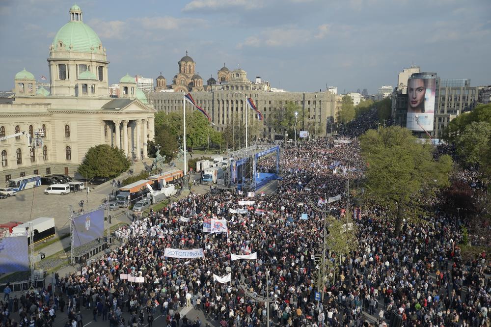 NEPREGLEDNO MORE LJUDI NA SKUPU BUDUĆNOST SRBIJE: Istorijske scene u srcu Beograda! (FOTO) (VIDEO)