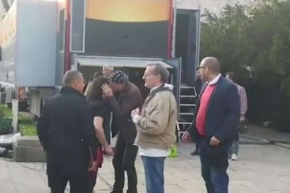 NEOČEKIVAN SUSRET ISPRED BINE: Pogledajte koga je IZLJUBIO ACA LUKAS! (VIDEO)