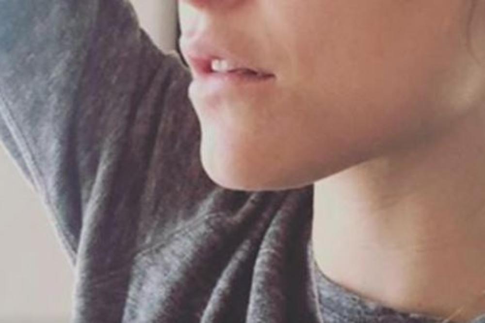 SIN MI JE ISPAO IZ RUKU, NAPUKLA MU JE LOBANJA: Glumica ispričala zbog čega joj je dete u ŠOK SOBI, i UŽASNULA SVE!