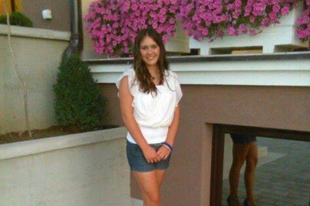 IVANA JE UVEK BILA NASMEJANA! Srce uzorne devojke NIJE IZDRŽALO! (FOTO)