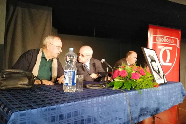 BILA JE ANTIFAŠISTA SA CVETOM U KOSI! Ovako su opisali Mirin život na komemoraciji (VIDEO)