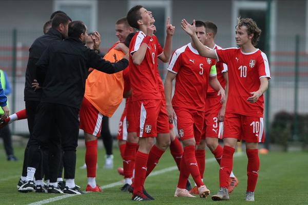 SRBIJO, NE BRINI, IMAŠ ZLATNU GENERACIJU: Orlići pobedili Španiju i osvojili UEFA turnir!