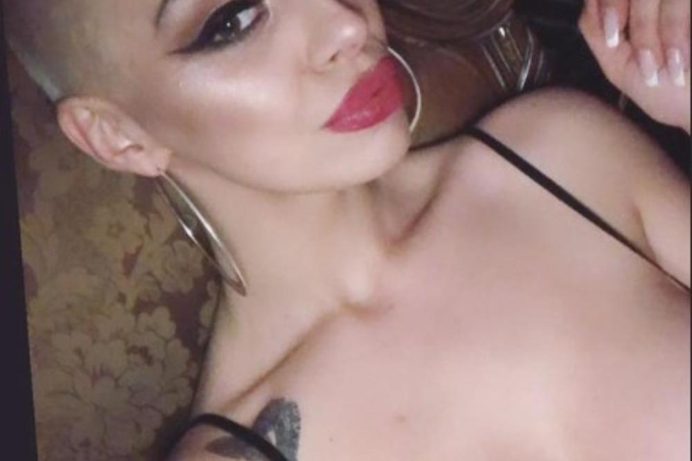 VIŠE NIJE NI ĆELAVA, NI PLAVA: Zerina ponovo ZAPANJILA SVE novim izgledom! Za ovu DRASTIČNU PROMENU ima objašnjenje