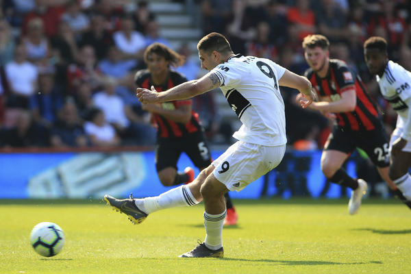 DADE GA MITAR POSLE DVA I PO MESECA: Nepisano fudbalsko pravilo ne važi za njega! Njukasl overio opstanak!