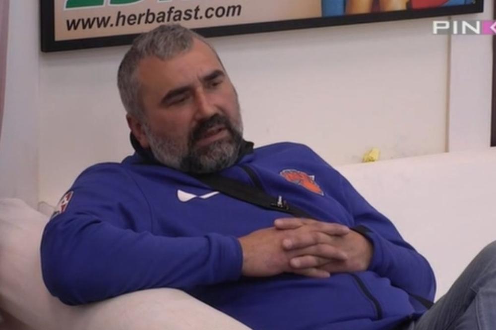 MIKI ĐURIČIĆ IMAO SAOBRAĆAJNU NESREĆU: Hitno prebačen u BOLNICU, zaspao za volanom!