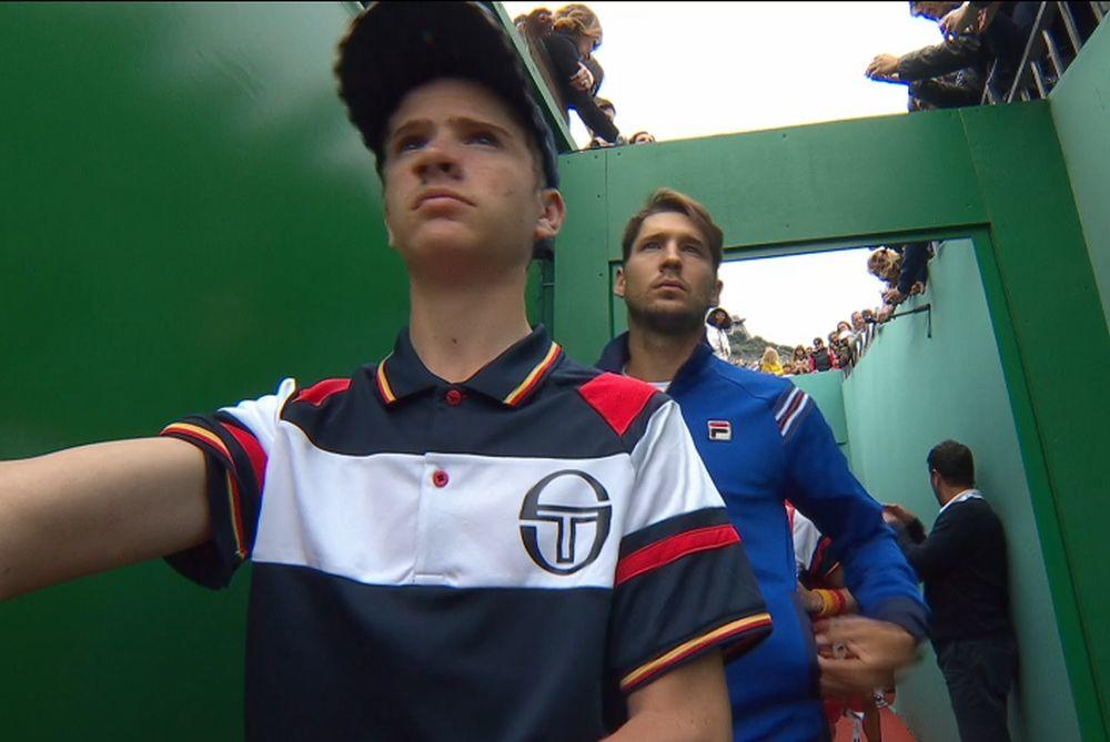 Dušan Lajović pred izlazak na teren