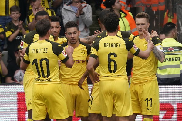 NIJE GOTOVO, BAJERN I BORUSIJA ĆE SE ĆERATI JOŠ: Milioneri uništili Frajburg na gostovanju i ne odriču se titule!