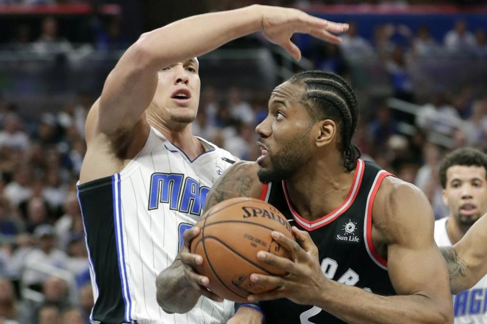 TORONTO I PORTLAND OBEZBEDILI MEČ LOPTE: Lilard kao protivgradna raketa protiv Tandera, Kandža iskidala Orlando!