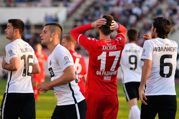 RADNIČKI BEZ NAJBOLJEG STRELCA KRENUO U LITVANIJU: Haskić ostao u Nišu, a u avionu su Jirka i Meleg!