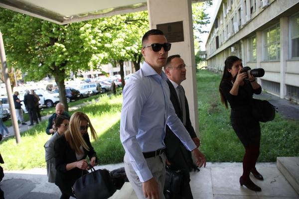 KARLEUŠA SE OPET NIJE POJAVILA NA SUDU, ODMARA U ISTANBULU: Ognjen Vranješ došao na vreme, reagovaće POLICIJA