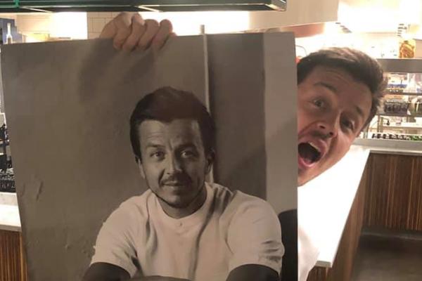 KUVAO JE ZA ELTONA DŽONA I BIL GEJTSA I OTKRIO ŠTA VOLE: Džemat je iz Bosne, a želi da otvori RESTORAN U BEOGRADU!