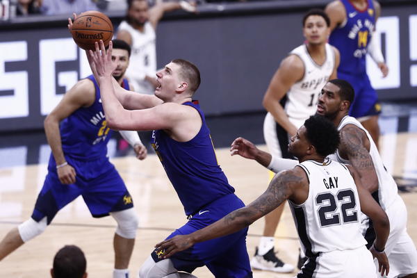 AMERIČKI NOVINAR ODUŠEVLJEN JOKIĆEM: Zapušio usta svim hejterima koji su govorili da je prevara od igrača!