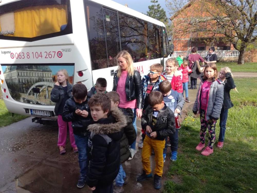 Đaci su sami platili prevoz do Farkaždina  