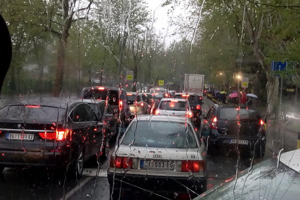 KOLAPS NA AUTOKOMANDI! Gužve u celom gradu! Beograđani, trebaće vam čelični živci! (FOTO)